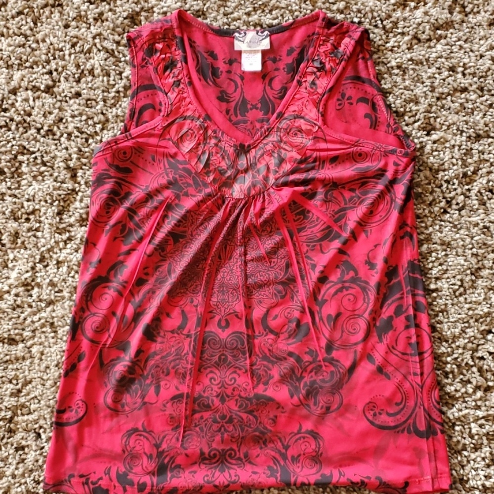 Lavish Sleeveless Blouse